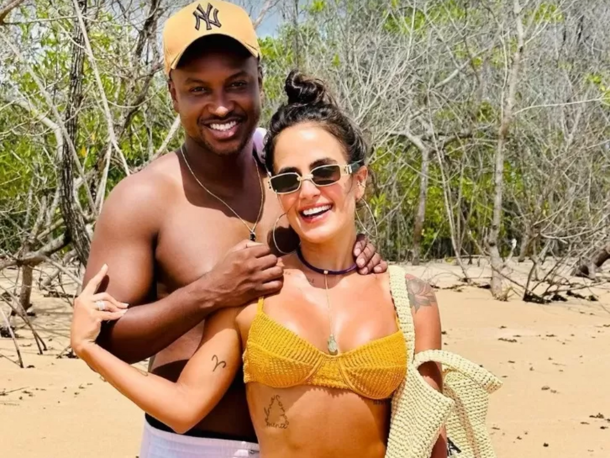 Thiaguinho e Carol Peixinho por Redes sociais