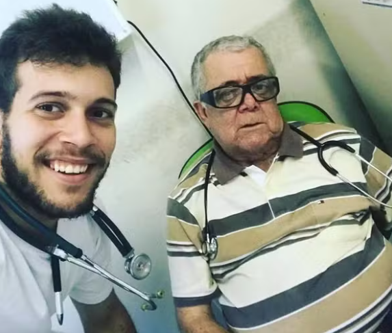 Tancredo Neves e o pai atuavam juntos em hospital particular na Bahia