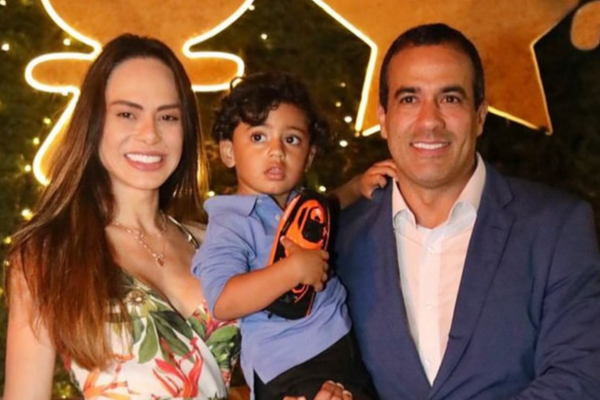 Bruno Reis com a esposa, Rebeca, e o filho, Breno