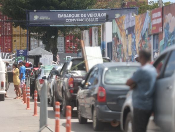 Imagem - Ferry-boat tem fila de três horas e meia para carros em Salvador