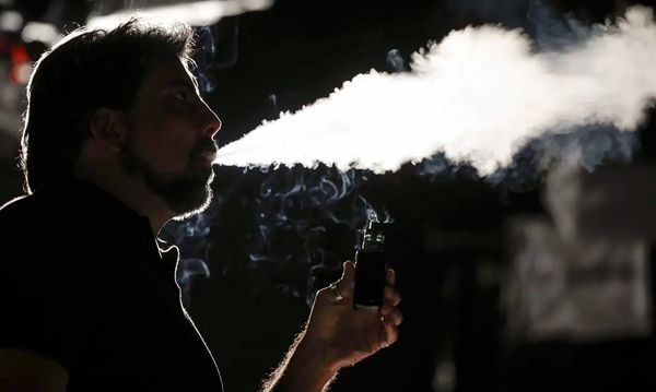 Anvisa discute regulamentação de cigarro eletrônico