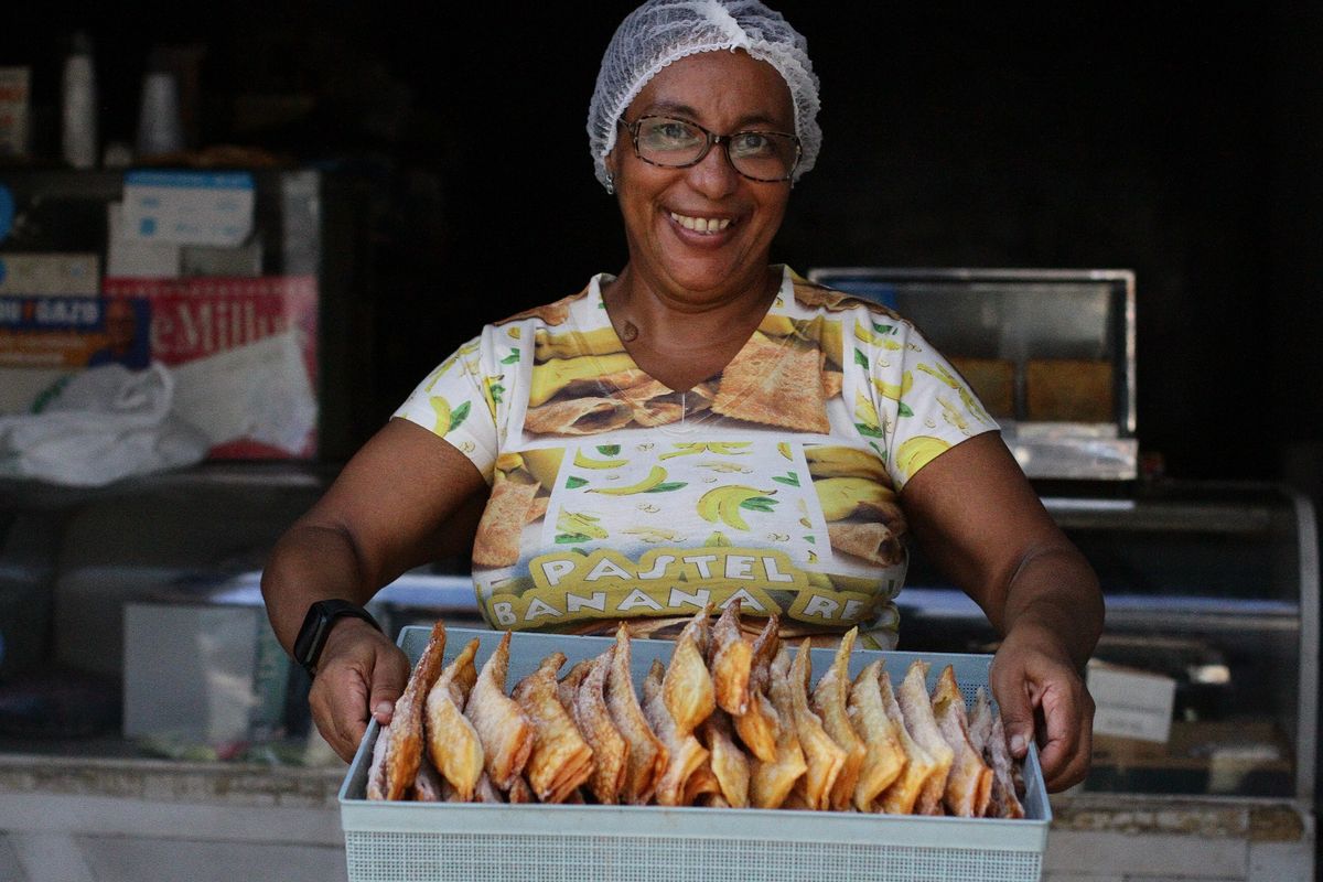  Tissiane Silva é vizinha da Fábrica de Sonhos e vende banana real 