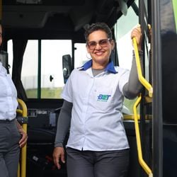 Imagem - Conheça as primeiras mulheres a operarem os ônibus do BRT de Salvador