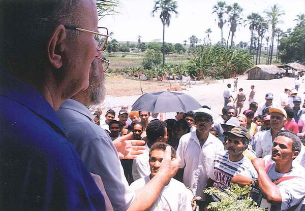 D. Luigi Maria Verzé e Frei Benjamim, no município de Barra