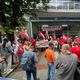 Imagem - Em meio a greve, servidores denunciam falta de água em agências do INSS em Salvador