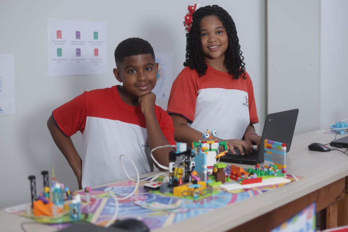 Aula de Robótica para estudantes do Ensino Fundamental Anos Iniciais