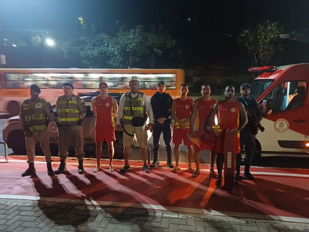 Policiais resgataram mulher no Dique por Divulgação / Ascom PM 