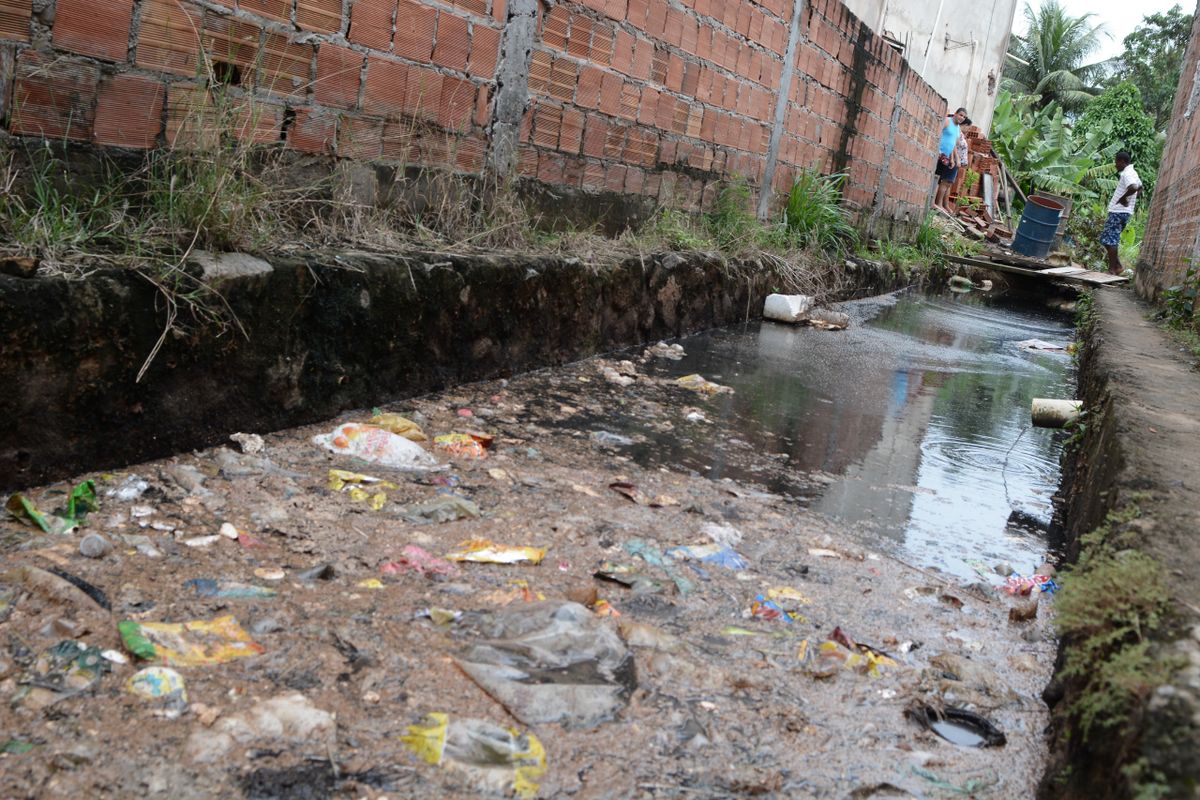 Quase metade da população baiana vive  sem acesso ao esgotamento sanitário por rede geral ou pluvial