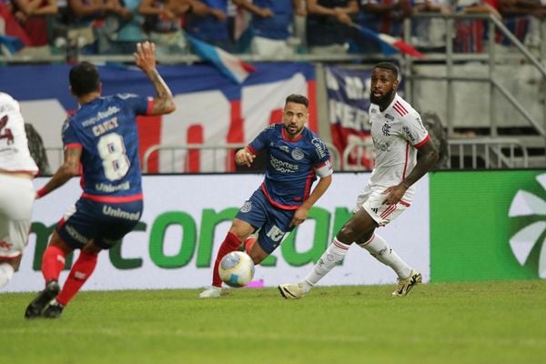 Everton Ribeiro criou boas chances para o tricolor