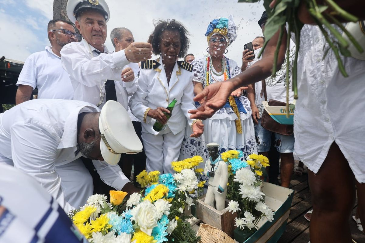 Marujo em terra por meio de Dona Dadá