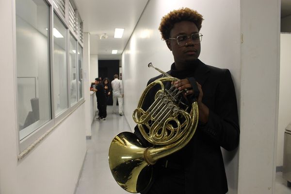 Atualmente  em São Paulo, Rafael Xavier  viu na música uma forma  de ascensão para ele e para a família