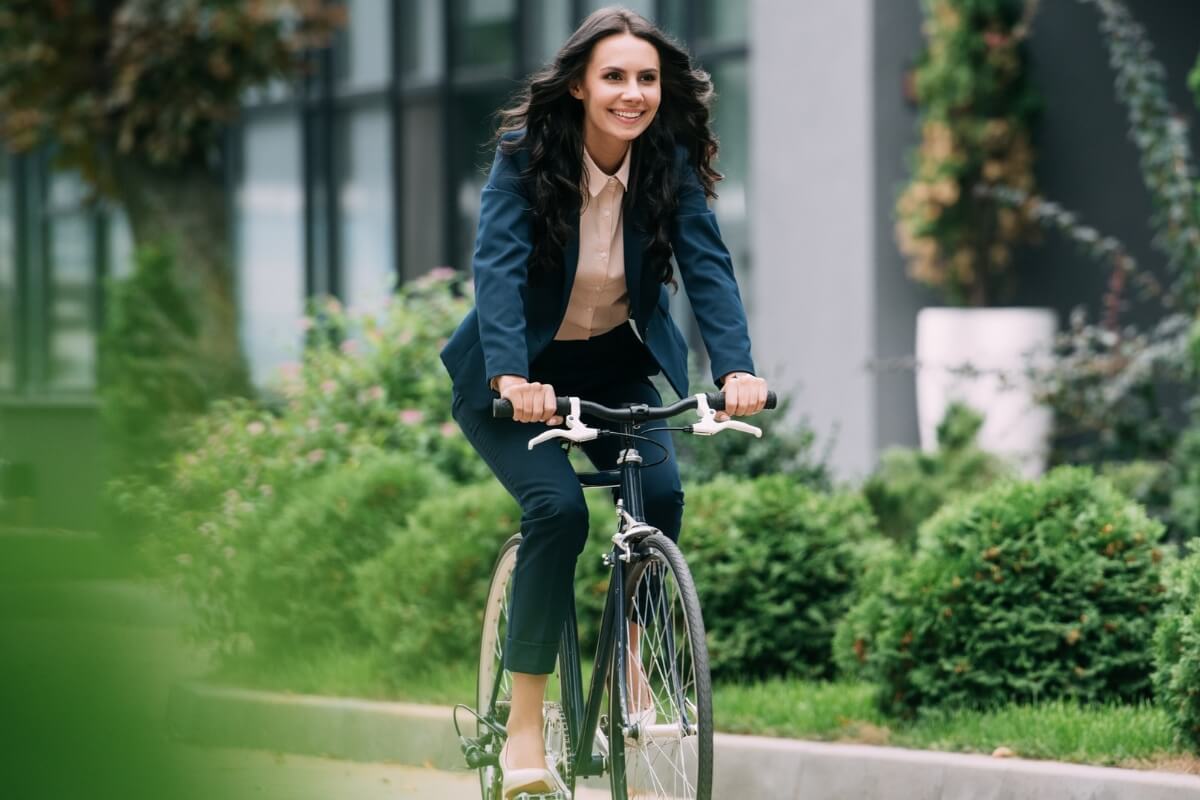Bicicleta pode ser usada para ir trabalhar (Imagem: LightField Studios | Shutterstock)  por  