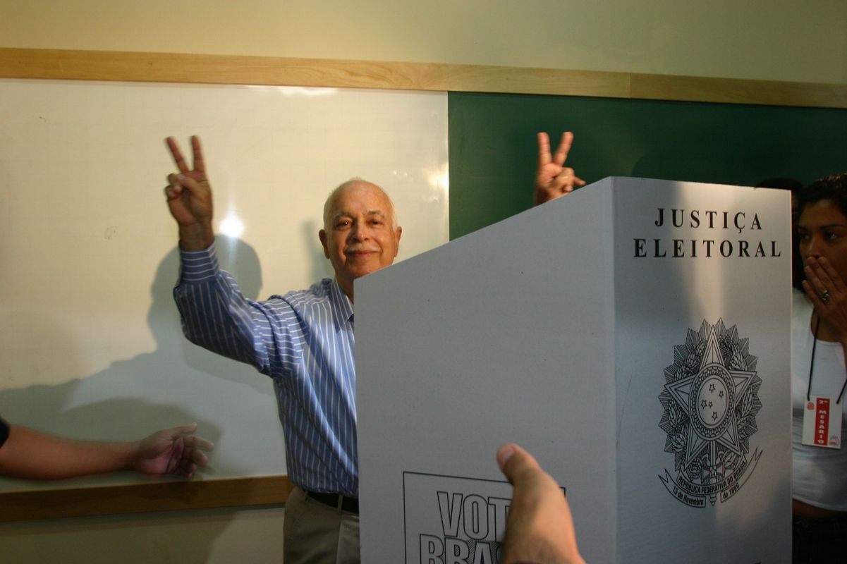 Senador na sala de votação