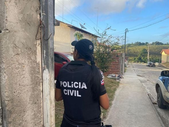 Imagem - Corpo carbonizado é encontrado em contêiner de lixo no bairro do Uruguai