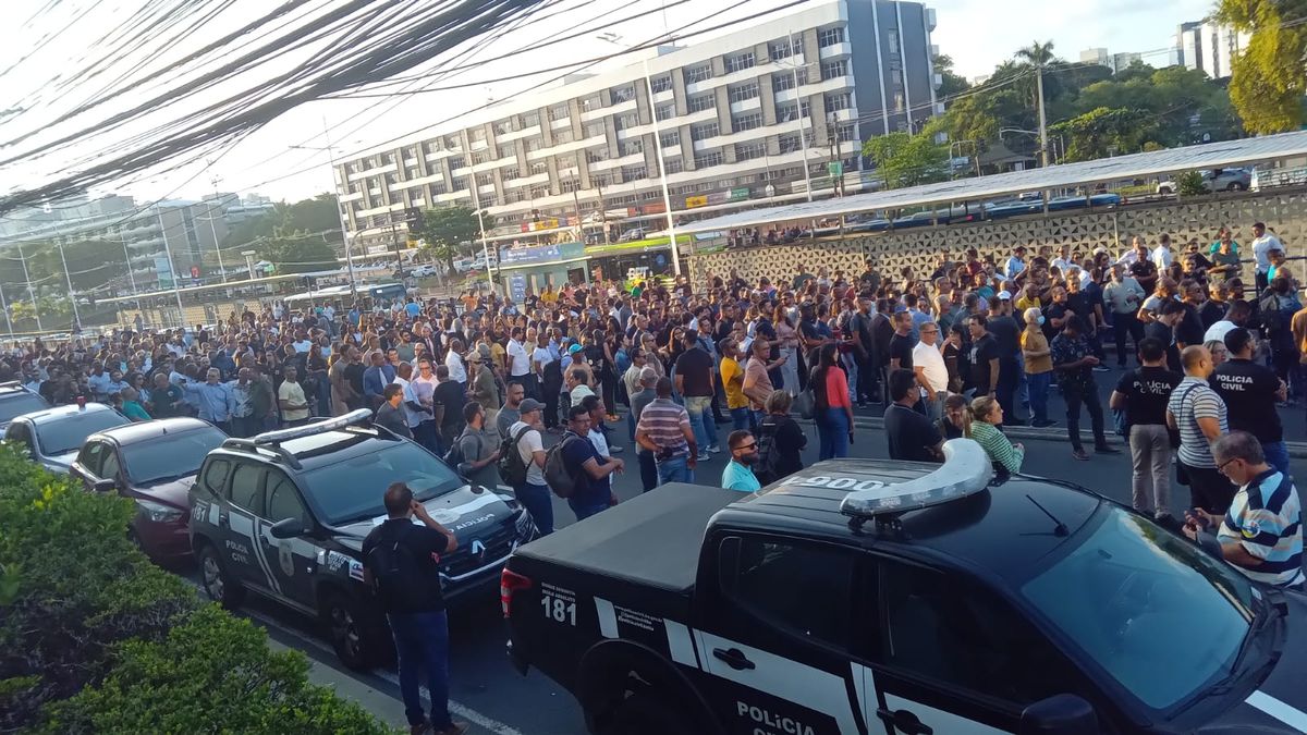 Protesto aconteceu na Avenida ACM