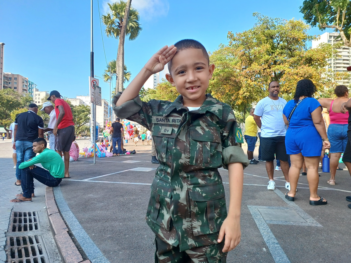 Aos 6 anos, Miguel sempre assistia aos desfiles pela TV e participou pela primeira vez