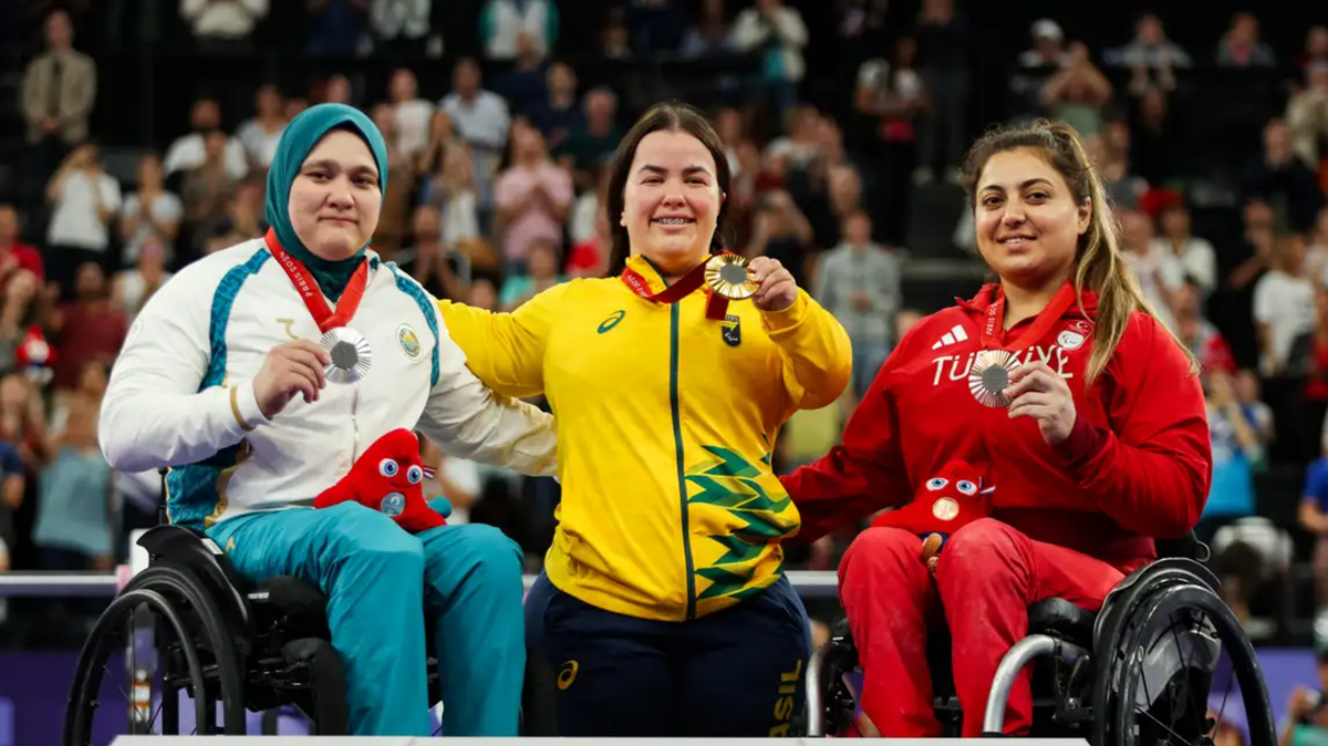 Mariana D’Andrea bate recorde e fica com ouro no halterofilismo