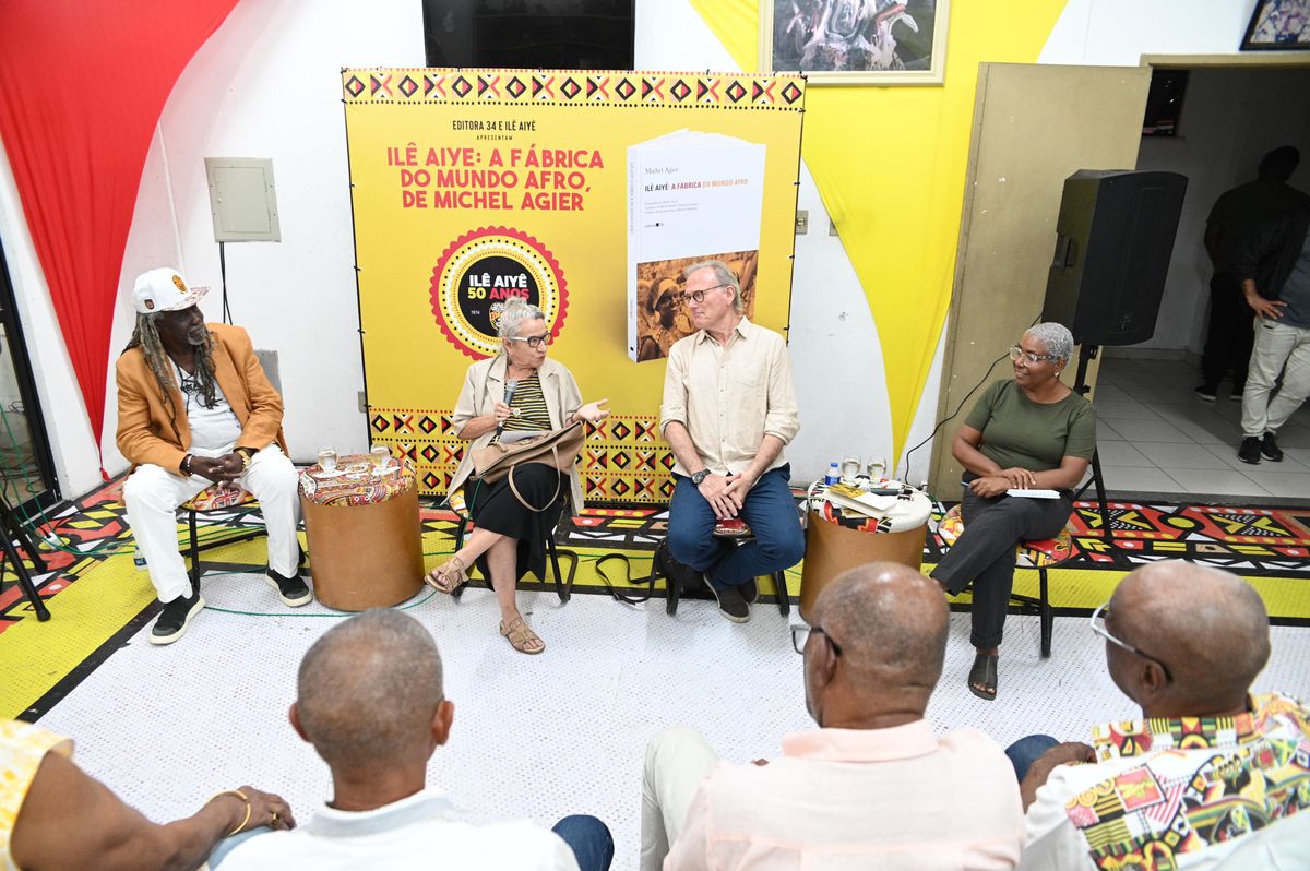 Bate-papo apresenta o livro na Senzala do Barro Preto