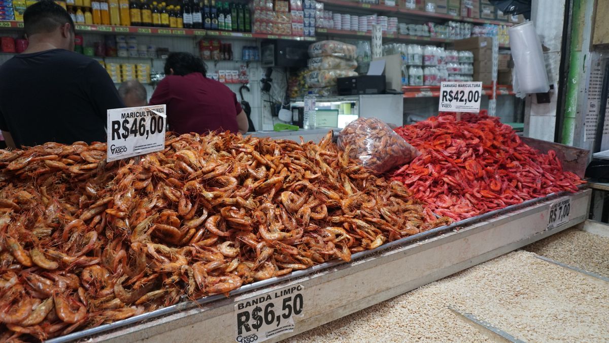 O quilo do camarão seco varia na Feira de São Joaquim a depender do tamanho 