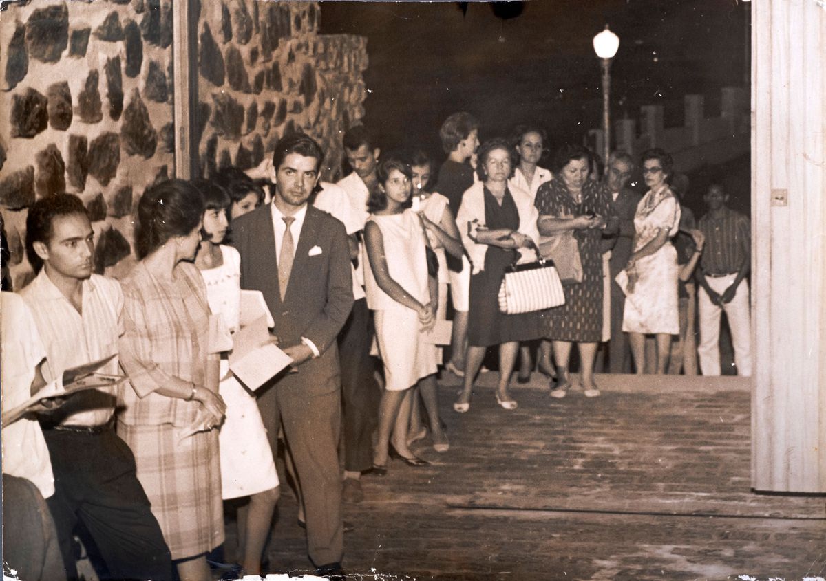 Fila na inauguração do Vila Velha, em 1964