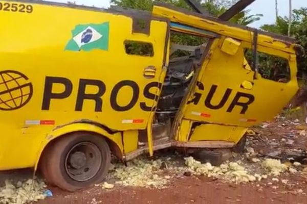 Carro-forte da transportadora foi alvo de roubo em Confresa (MT)