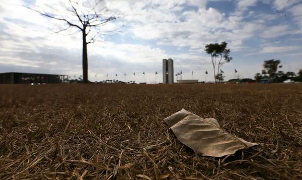 A Defesa Civil declarou estado de alerta no Distrito Federal por causa da baixa umidade do ar