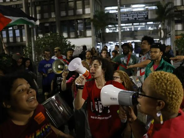 Imagem - Justiça determina que estudantes desocupem a Uerj