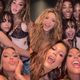 Imagem - Shakira publica vídeo dançando com Anitta e fãs vão à loucura