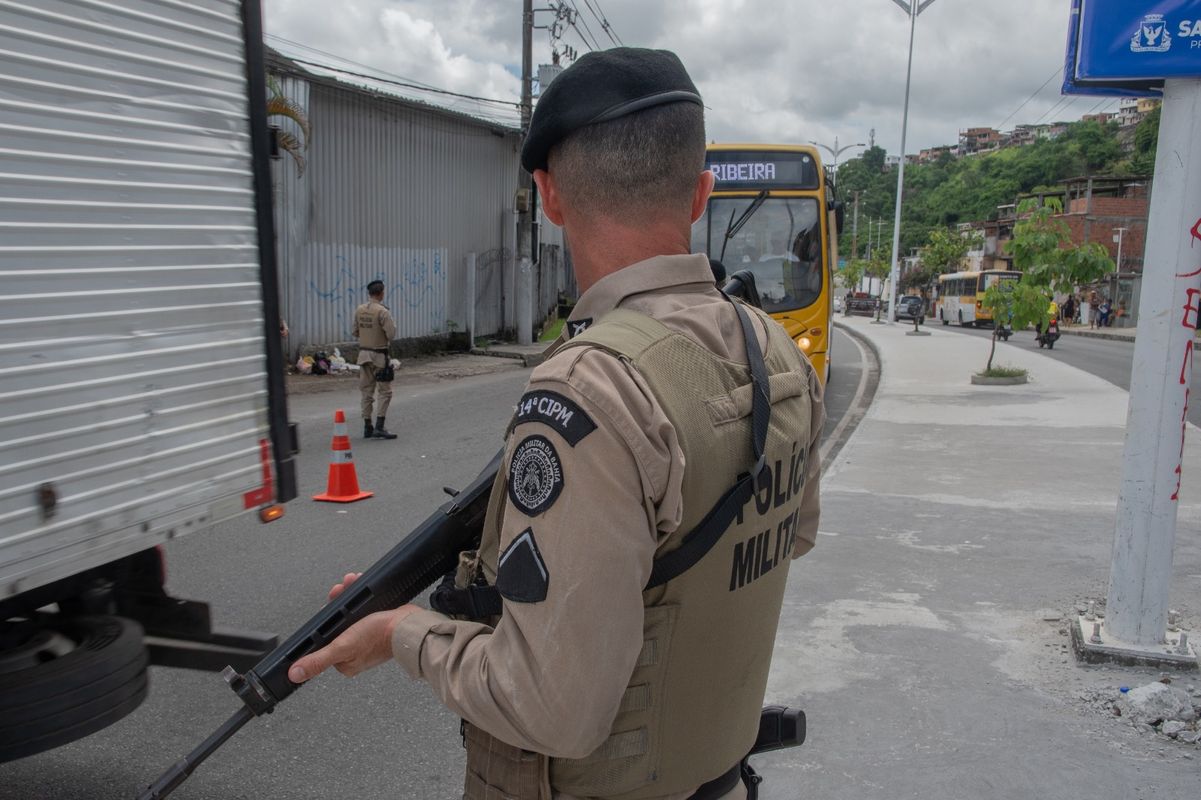 Polícia Militar faz ação ostensiva