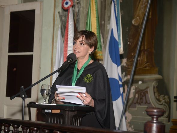 Imagem - Oncologista baiana Clarissa Mathias toma posse na Academia de Medicina da Bahia