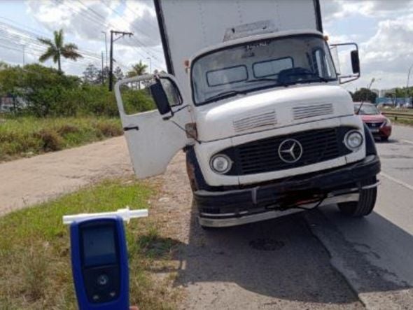 Imagem - Motorista alcoolizado é preso dirigindo em zigue-zague na BR-324