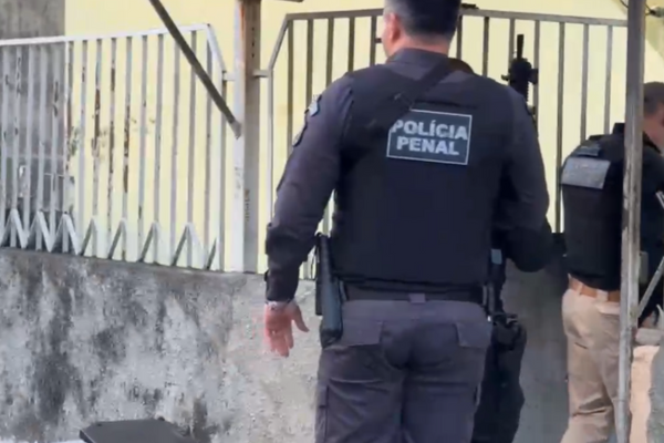 Policiais penais cumprem mandados contra servidores em Salvador 