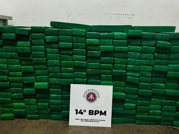 Imagem - PM apreende 590 tabletes de maconha durante acidente de trânsito