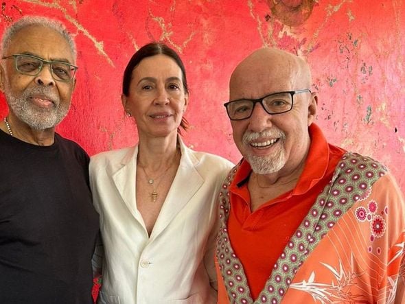 Imagem - Gilberto Gil é recebido por escritor Paulo Coelho na Suíça antes de iniciar turnê internacional