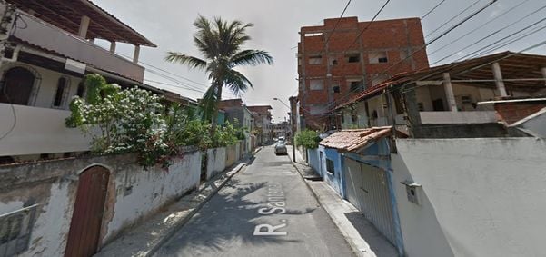 Rua Santana, Itapuã