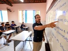 Imagem - Professores universitários estaduais recebem reajuste salarial; saiba de quanto