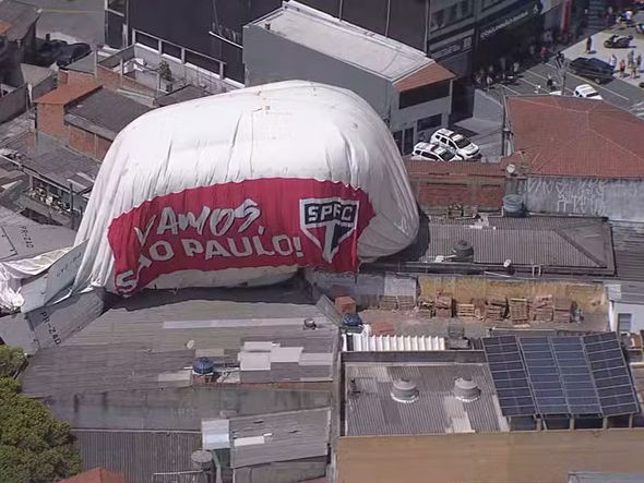 Imagem - Dirigível personalizado do São Paulo cai em Osasco e deixa um ferido