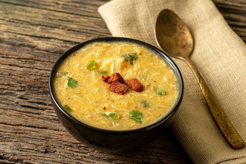 [Edicase]Sopa de mandioquinha com frango desfiado (Imagem: Antonova Ganna | Shutterstock) por Imagem: Antonova Ganna | Shutterstock