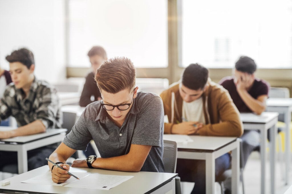 É essencial ampliar o vocabulário para a prova de inglês do Enem (Imagem: LStockStudio | Shutterstock)