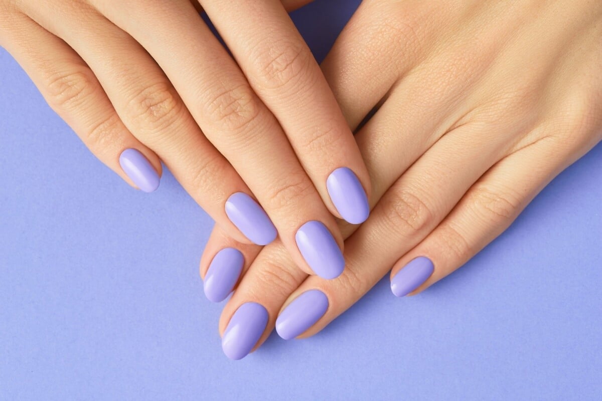 O cuidado com as unhas é um ritual importante para muitas mulheres (Imagem: Darya Lavinskaya | Shutterstock) por Imagem: Darya Lavinskaya | Shutterstock