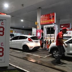 Imagem - Gasolina comum sobe 15% em Salvador em um dia; aumento é de 85 centavos