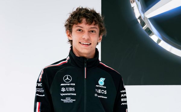 Andrea Kimi Antonelli foi oficializado pela Mercedes para a temporada 2025