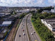 Imagem - Manifestação bloqueia BR-324 em Salvador e deixa trânsito lento