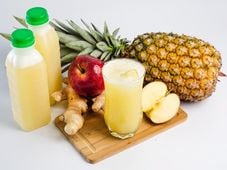 Imagem - Maio Roxo: especialista esclarece mitos e verdades sobre o consumo de sucos 100% da fruta
