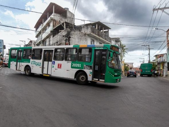 Imagem - Ônibus voltam a circular em Tancredo Neves após tiroteio