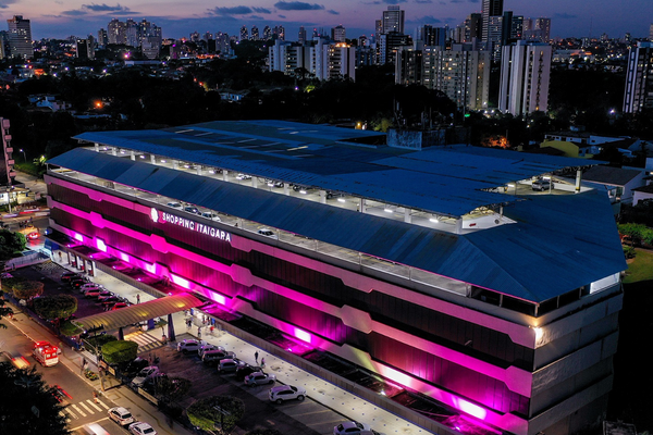 Ação de Outubro Rosa do Shopping Itaigara