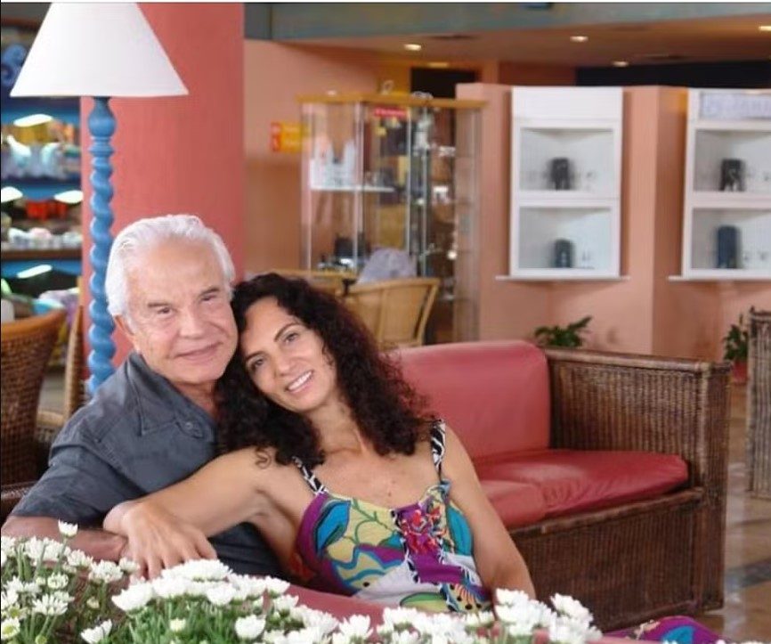 Cid Moreira e sua esposa por Reprodução I Redes sociais