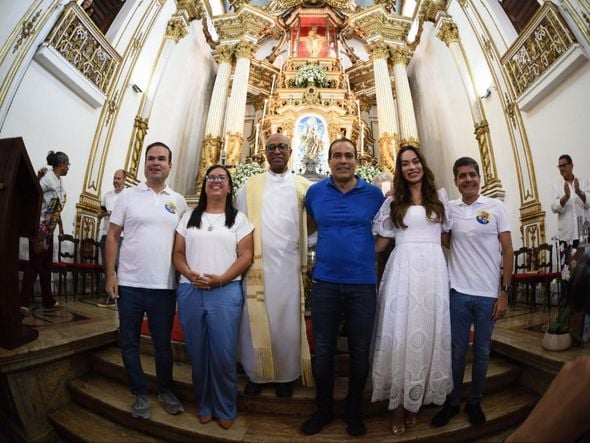 Imagem - Bruno Reis e Ana Paula buscam a bênção de Senhor do Bonfim às vésperas das eleições