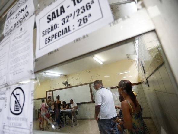 Imagem - Uso de celular, criança na cabine, camisa de partido: o que pode e não pode no dia da eleição