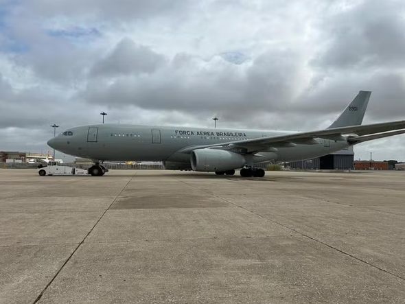 Imagem - Após sair de Lisboa, avião da FAB chega ao Líbano para resgatar brasileiros